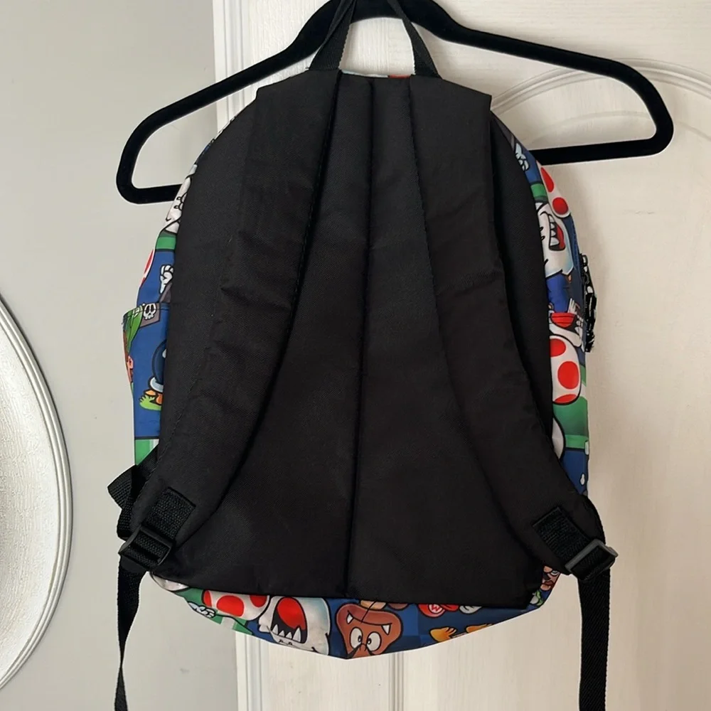 Super Mario backpack, Front zipper pocket. Exterior in excellent condition - Picture 5 of 10